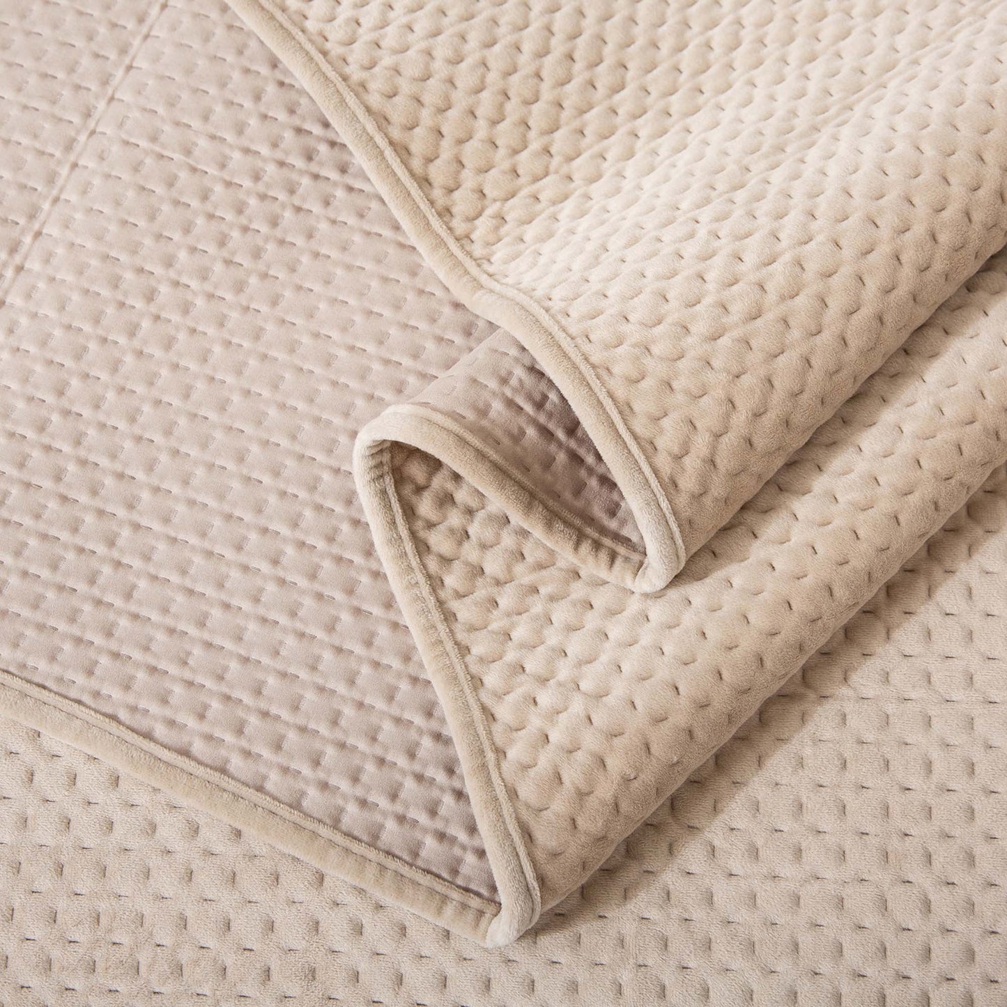 Kasentex Ultra Soft Plush Poly-Velvet Quilt Set, Queen, King, Room Decor, Graduation Gifts, Father's Day Gift