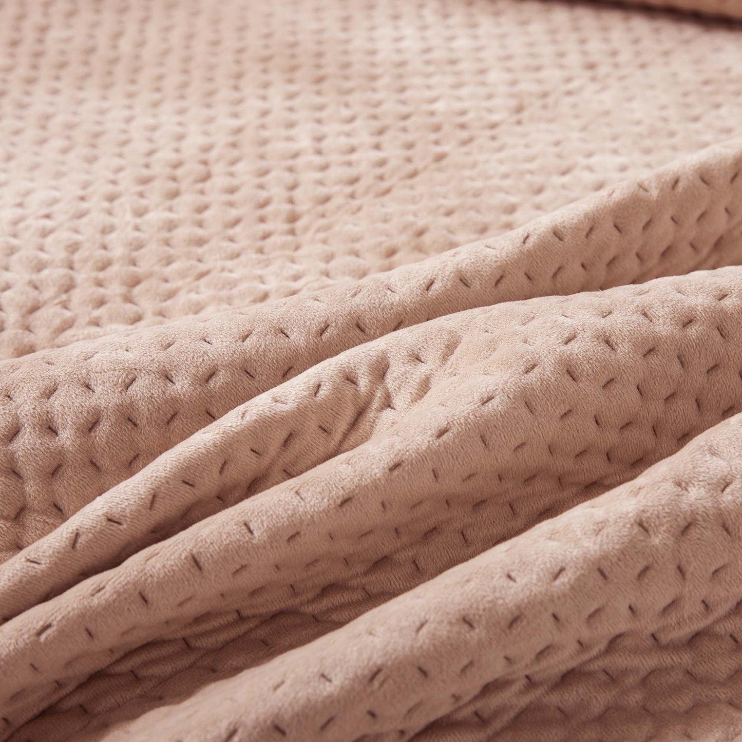 Kasentex Ultra Soft Plush Poly-Velvet Quilt Set, Queen, King, Room Decor, Graduation Gifts, Father's Day Gift
