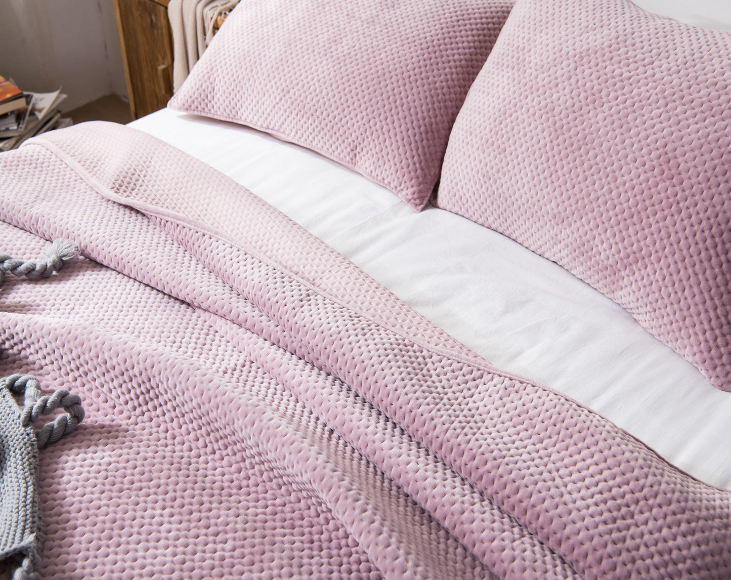 Kasentex All Season Cozy Velvet Quilt Set with Shams, Queen, King, Room Decor, Graduation Gifts