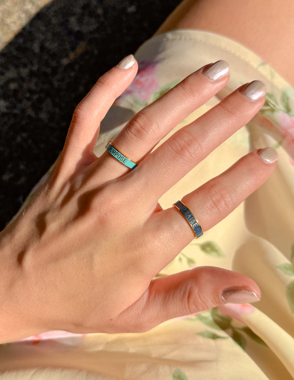 Anillo de esmalte turquesa con un propósito