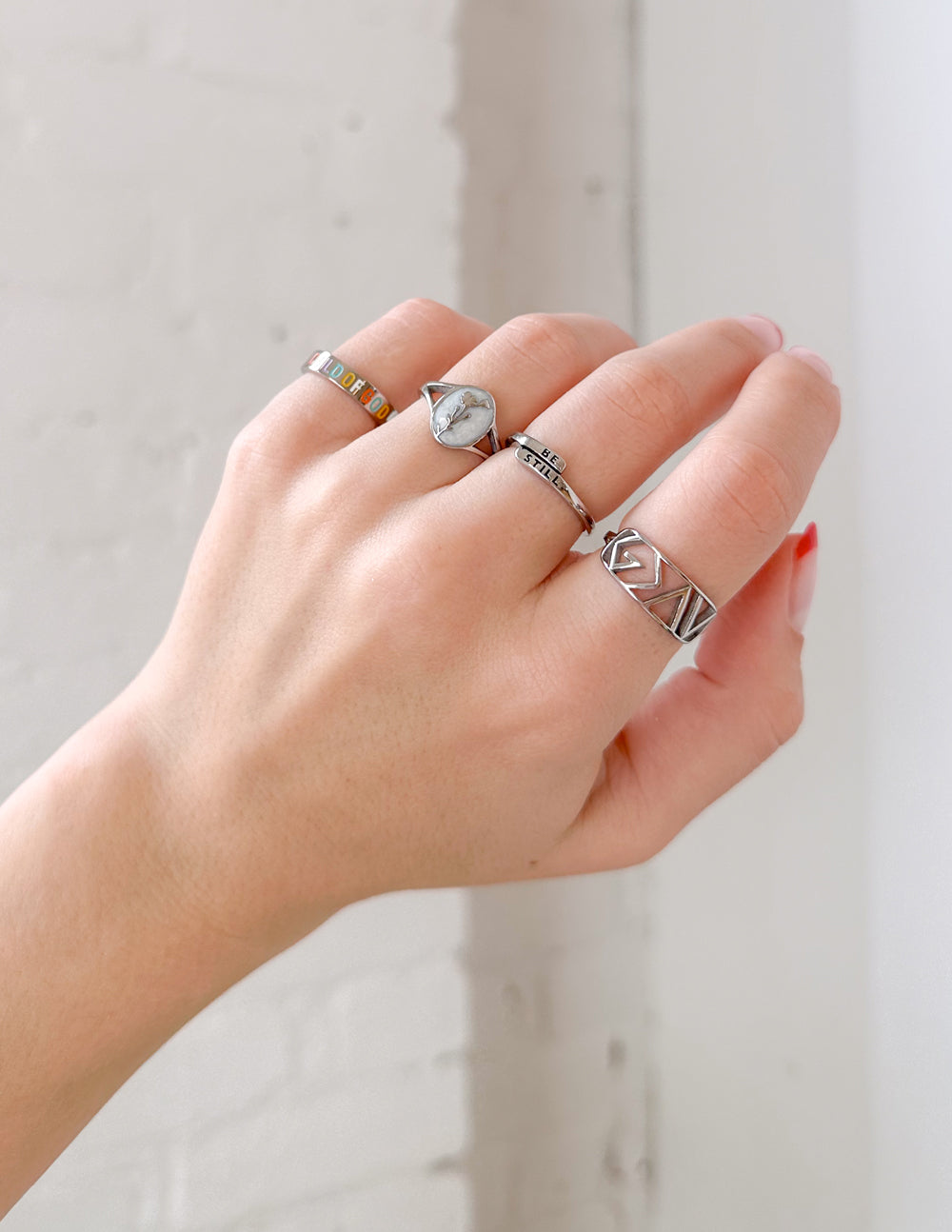 Anillo de sello de plata con flores silvestres