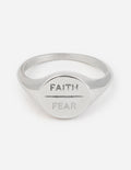 Anillo de plata "Fe sobre miedo"