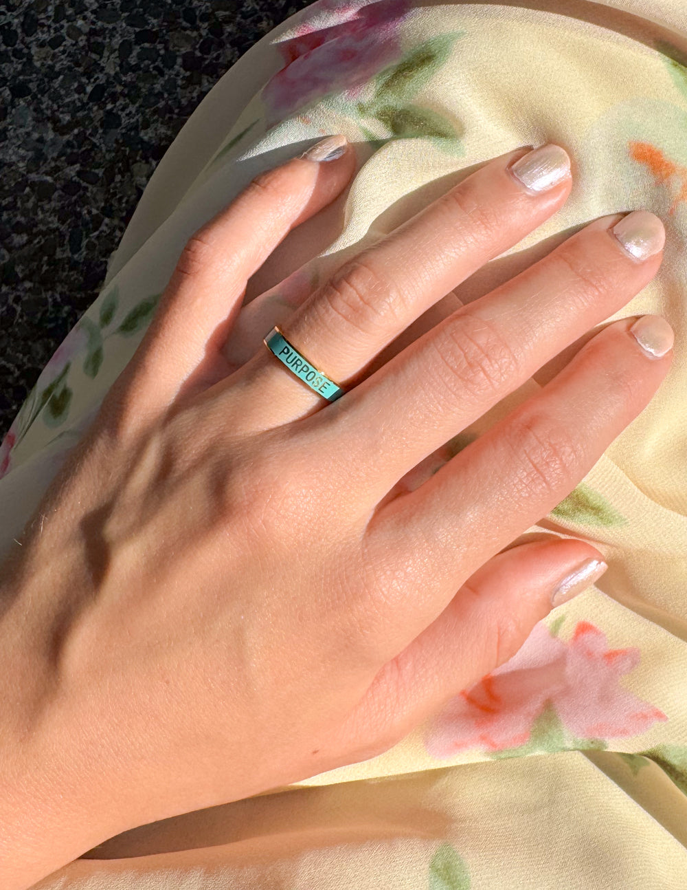 Anillo de esmalte turquesa con un propósito