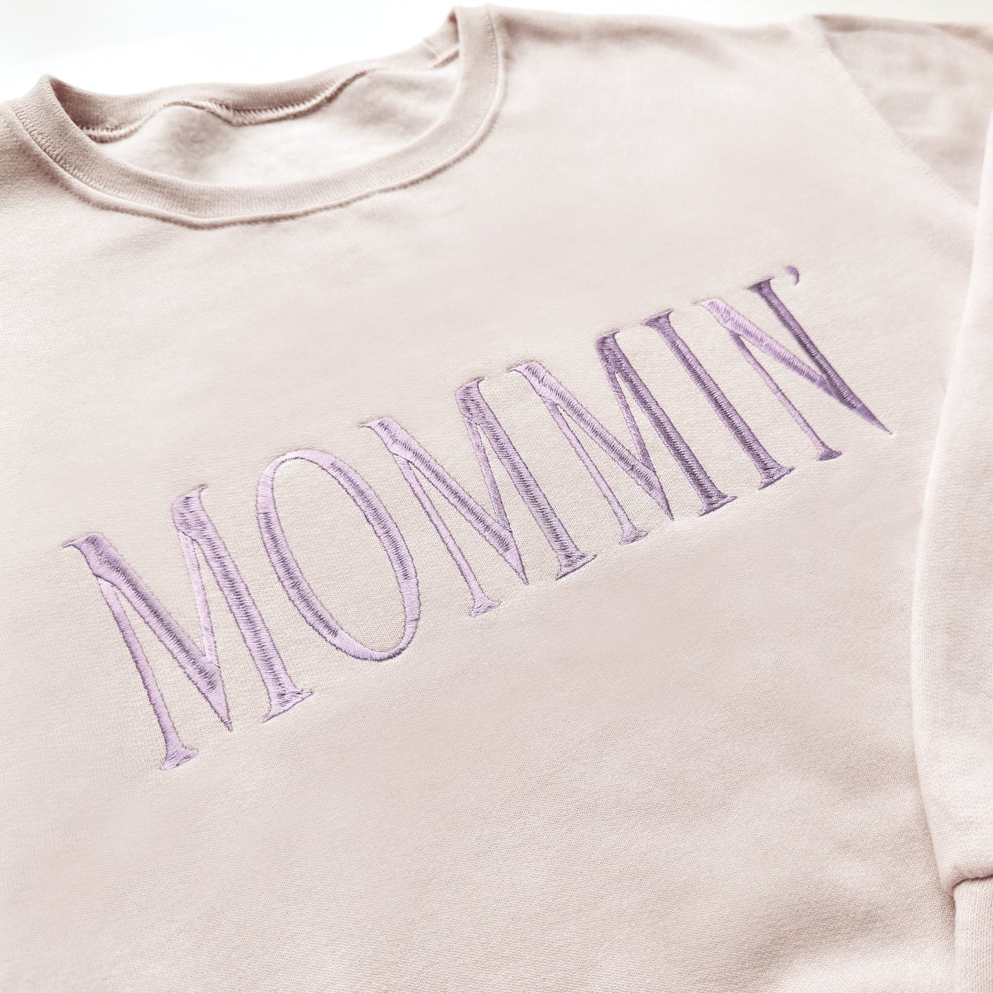 Mommin’ Sweatshirt | Embroidered Mom Crewneck