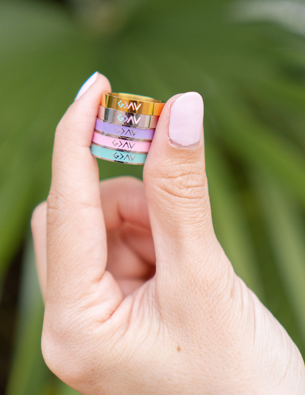 Anillo de esmalte lavanda con altibajos